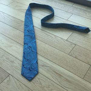 Like New Blue Paisley Dockers Tie